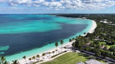 Bahamalar New Providence Bahamalar 'da Nassau' da Skyline. Plaj manzarası. Şehir merkezinde. Seyahat güzergahı. Bahamalar Nassau 'da, Bahamalar' da, Bahamalar 'da. Doğa Deniz Burnu.
