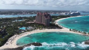 Atlantis Hotel Nassau, New Providence Bahama 'da. Resort Peyzaj. Plaj manzarası. Karayip Denizi. New Providence Bahamas 'daki Atlantis Oteli. Doğa Deniz Burnu.