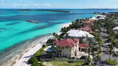 New Providence Bahamalar 'daki Paradise Island Skyline at Nassau. Karayip silueti. Plaj manzarası. Highrise Binaları. Nassau 'daki Paradise Island Skyline New Providence Bahamas' da. Doğa Arkaplanı.