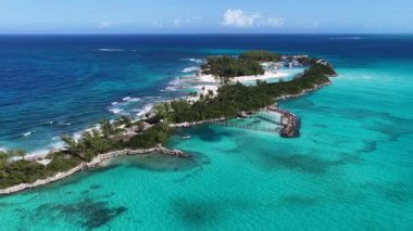 Bahamalar New Providence Bahamalar 'da Nassau' da Skyline. Karayip silueti. Plaj manzarası. Mavi Suluboya 'nın tonları. Bahamalar Nassau 'da, Bahamalar' da, Bahamalar 'da. Doğa Arkaplanı.