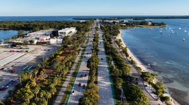 Miami Skyline, Florida 'da, ABD' de. Deniz Burnu Skyline. Şehir merkezi manzarası. Yaz Gezisi. Florida 'daki Miami Skyline. Yükseklik Binaları.