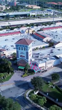 Orlando Florida 'da. Orlando Birleşik Devletleri. Çevre yolu yakınlarındaki tarihi mağazaların panorama havacılık manzarası. Seyahat yerleri. Tatil seyahatleri. Orlando Florida 'da. Orlando Birleşik Devletleri.