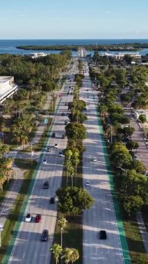 Miami Skyline, Florida 'da, ABD' de. Deniz Burnu Skyline. Şehir merkezi manzarası. Yaz Gezisi. Florida 'daki Miami Skyline. Yükseklik Binaları.