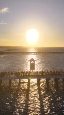 Fortaleza Ceara. Ceara Brezilya 'daki Fortaleza' da Sunset Plajı. Günbatımı Skyline. Kuzeydoğu Sahili manzarası. Yaz Gezisi. Ceara Brezilya 'daki Fortaleza' da Sunset Plajı. Tropikal Manzara.