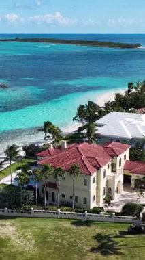 New Providence Bahamalar 'daki Paradise Island Skyline at Nassau. Karayip silueti. Plaj manzarası. Highrise Binaları. Nassau 'daki Paradise Island Skyline New Providence Bahamas' da. Doğa Arkaplanı.