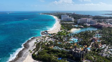 Bahamalar Nassau 'da, Bahamalar' da, Bahamalar 'da. Resort Peyzaj. Plaj manzarası. Karayip silueti. Bahama Skyline New Providence Bahama 'da. Doğa Sahnesi.