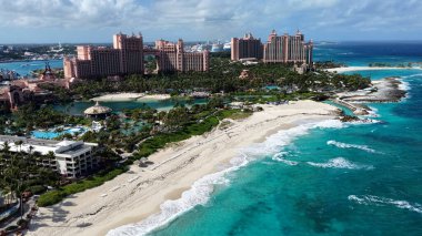 Nassau Bahama 'daki Cennet Adası' ndaki Atlantis Oteli. Plaj manzarası. Resort Scenery 'de. Şehir merkezinde. Nassau Bahamalar 'daki Atlantis Oteli. Karayip Arkaplanı.