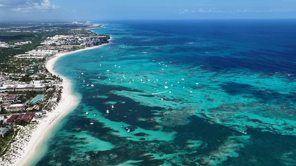 Punta Cana Skyline La Altagracia Dominik Cumhuriyeti 'ndeki Punta Cana' da. Karayip silueti. Plaj manzarası. Resort Scenery 'de. Punta Cana Skyline La Altagracia Dominik Cumhuriyeti Punta Cana 'da.