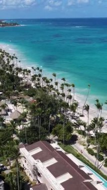 Punta Cana Skyline Punta Cana Dominik Cumhuriyeti 'nde Bavaro' da. Karayip silueti. Plaj manzarası. Resorts Binaları. Punta Cana Skyline, Bavaro, Punta Cana Dominik Cumhuriyeti. Doğa Arkaplanı.