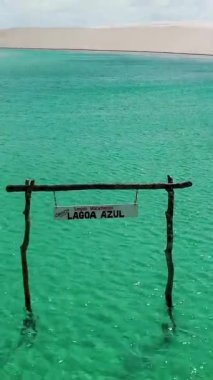 Lencois Maranhenses Brezilya 'nın panoramik günbatımı manzarası. Manzaralı kum tepeleri ve turkuaz yağmur suyu gölleri. Dünya seyahati yerleri. Tropikal manzara.