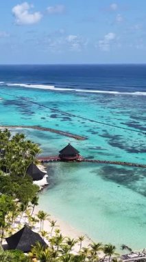 Playa Blanca Plajı Punta Cana 'da La Altagracia Dominik Cumhuriyeti' nde. Plaj manzarası. Şehir merkezinde. Seyahat güzergahı. Playa Blanca Plajı Punta Cana 'da La Altagracia Dominik Cumhuriyeti.