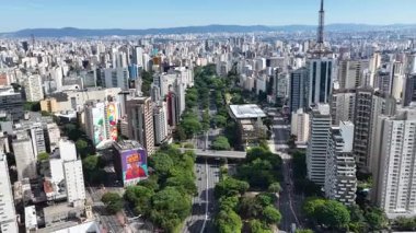 Sao Paulo Brezilya 'da 23Rd Bulvarı. Highrise Binaları. Şehir merkezinde. Freeway Yolu. Sao Paulo Brezilya 'da 23Rd Bulvarı. Güzel şehir manzarası. Sao Paulo Brezilya.