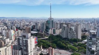 Sao Paulo Brezilya 'da 23Rd Bulvarı. Highrise Binaları. Şehir merkezinde. Freeway Yolu. Sao Paulo Brezilya 'da 23Rd Bulvarı. Güzel şehir manzarası. Sao Paulo Brezilya.