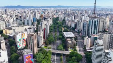 Sao Paulo Brezilya 'da 23Rd Bulvarı. Highrise Binaları. Şehir merkezinde. Freeway Yolu. Sao Paulo Brezilya 'da 23Rd Bulvarı. Güzel şehir manzarası. Sao Paulo Brezilya.