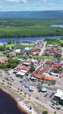 Itanhaem Skyline Sao Paulo Brezilya 'daki Itanhaem' de. Sahil Skyline. Coast City Peyzajı. Yaz Gezisi. Itanhaem Skyline Sao Paulo Brezilya 'daki Itanhaem' de. Tropikal Manzara.