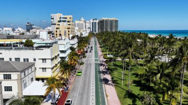 Miami Beach Skyline, Florida 'daki Miami Beach' te. Plaj manzarası. Liman Koyu Sahnesi. Şehir merkezinde. Florida 'daki Miami Beach Skyline. İnanılmaz Şehir Manzarası.