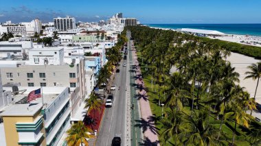 Florida 'daki Miami Beach' te Ocean Drive. Şehir Plajı. Bay Water Sahnesi. Şehir merkezinde. Florida 'daki Miami Beach' te Ocean Drive. Huzurlu Manzara.