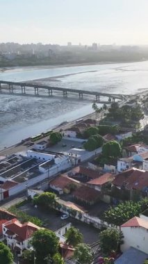 Sao Luis Skyline 'da gün batımı Maranhao Brezilya' da Sao Luis 'de. Şehir merkezindeki şehir manzarası. Güzel Skyline. Sao Luis Skyline Maranhao Brezilya 'da Sao Luis' de. Günbatımı Gökyüzü. Turizm Seyahati. Brezilya Kuzeydoğu.