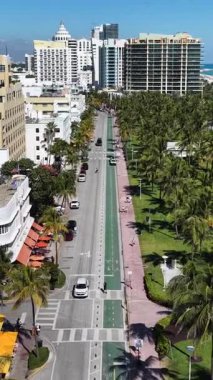 Miami Beach Skyline, Florida 'daki Miami Beach' te. Plaj manzarası. Şehir merkezinde. Seyahat güzergahı. Florida 'daki Miami Beach Skyline. Doğa Deniz Burnu.