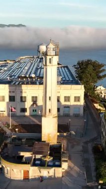 Kaliforniya, San Francisco 'daki Alcatraz Adası. Doğa Adası Hapishanesi. Turizm Tarihi Yer. San Francisco 'da Alcatraz Adası. Kaliforniya' da..