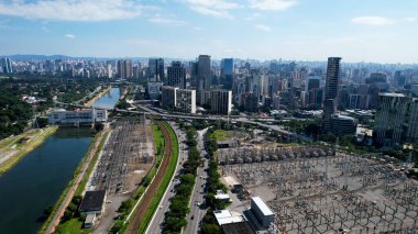 Marjinal Pinheiros Sao Paulo Brezilya 'da. Şehir merkezinin modern binalarla dolup taşması. Metropol Manzarası Panoramik Şehir Manzarası Güzel. Şehir Panoramik Şehir Manzarası. Sao Paulo Brezilya.