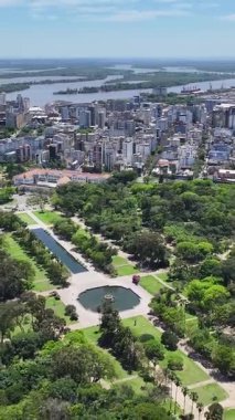 Porto Alegre Skyline Rio Grande Do Sul Brezilya 'daki Porto Alegre' de. Şehir merkezinde. Highrise Binaları. Güzel şehir Skyline. Porto Alegre Skyline Rio Grande Do Sul Brezilya 'daki Porto Alegre' de.