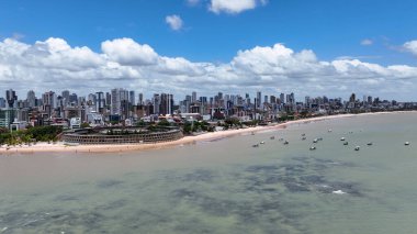 Joao Pessoa Paraiba Brezilya 'daki Tambau Plajı. Bereketli bir tropikal sahil manzarasının nefes kesici görüntüsü. Altyapı Skyline Panoramic City View Awesome. Altyapı Şehir Manzarası.