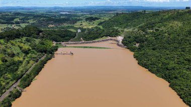 Sao Jose do Rio Pardo 'nun Euclides Da Cunha Barajı Sao Paulo Brezilya' da. Elektrik santrali. Water Baraj Peyzajı. Doğa Skyline. Euclides Da Cunha Barajı Sao Jose do Rio Pardo Sao Paulo Brezilya.