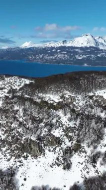 Tierra Del Fuego Arjantin 'deki Ushuaia' da Cerro Guanaco. Karlı Dağlar. Buzul Manzarası. Tierra Del Fuego Arjantin. Kış Arkaplanı. Cerro Guanaco Ushuaia 'da Tierra Del Fuego Arjantin.