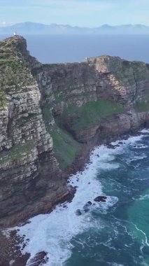 Cape Town 'daki ünlü Cape Point, Güney Afrika Burnu. Masa Dağı Ulusal Parkı. Ünlü Cape Point. Cape Town Batı Cape Güney Afrika 'da. Turizm Seyahati. Büyüleyici Skyline.