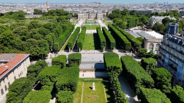 Fransa 'daki Paris' teki Lüksemburg Bahçeleri. Lüksemburg Sarayı. Paris Skyline Sahnesi. Fransa 'nın Ile de France şehrindeki Paris' teki Lüksemburg Bahçeleri. Botanik Sahnesi. Turizm Tarihi Yer.