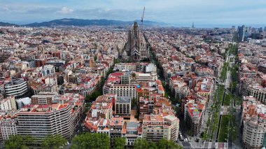 Sagrada Familia Barselona Katalonya Topluluğu İspanya 'da. Ortaçağ Kilise Sahnesi. Şehir merkezinde. Kilise inşaatı. Sagrada Familia Barselona İspanya 'da. Güzel şehir manzarası. Kilise İnşaatı.