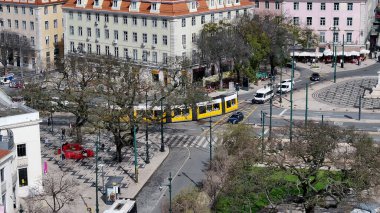 Lizbon, Portekiz 'in Lizbon semtinde Lizbon Skyline. Duque Da Terceira Meydanı. Çarpıcı şehir manzarası. Lizbon Skyline Portekiz 'de. Tarihi Şehir Manzarası. Turizm Tarihi Yer.