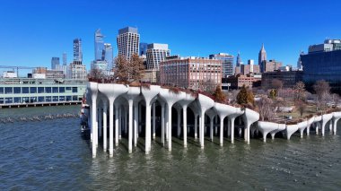 New York Skyline New York 'ta Manhattan' da. Şehir merkezinde göz kamaştırıcı. Turizm Tarihi Yer. New York Skyline, New York Birleşik Devletleri. Yükseklik Binaları.