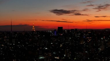 Brezilya 'da Sao Paulo' da günbatımı Sao Paulo Skyline. Sunset City Peyzajı. Şehir merkezinde. Highrise Binaları. Sao Paulo Skyline Sao Paulo, Brezilya 'da. Turizm Sembolü.