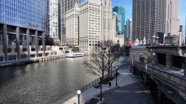 Chicago Riverwalk, Chicago Illinois Birleşik Devletleri. Çağdaş binalarla dolu şehir merkezinin havadan görünüşü. Endüstriyel Peyzaj Ticari Binası Güzel.