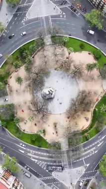 Barcelona 'daki Tetuan Meydanı, İspanya' nın Barselona Eyaleti. Meşhur döner kavşak. Şehir merkezindeki şehir manzarası. Top View Geçidi. Barcelona İspanya 'daki Tetuan Meydanı. Barselona Sokağı Sahnesi. İspanya Skyline.