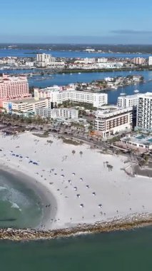 Clearwater Skyline, Florida 'da, ABD' de. Çarpıcı şehir manzarası. Plaj manzarası. Highrise Binaları. Clearwater Skyline, Florida 'da, ABD' de. Doğa Arkaplanı.