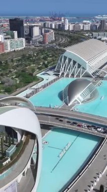 Valencia 'daki Bilim Müzesi Valenciana İspanya. Gelecekçi Şehir Manzarası. Bilim Müzesi. Valencia, Valenciana İspanya 'da. Turizm Tarihi Yer. Büyüleyici Skyline.