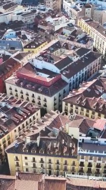 Madrid 'de Madrid' de Madrid 'de, Madrid' de. Ortaçağ Binaları Sahnesi. Şehir merkezindeki şehir manzarası. Kültür Mirası Skyline. İspanya 'da Madrid Skyline. Şehir Sahnesi.