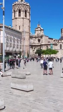 Valence Community İspanya 'daki La Reina Meydanı. Ortaçağ Binaları Sahnesi. Şehir merkezindeki şehir manzarası. Valence Community İspanya 'da Valencia. Kültür Mirası Skyline. Şehir Sahnesi.