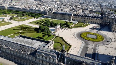 Paris 'teki Paris Skyline De France. Ünlü Botanik Bahçesi şehri geziyor. Şehir Gökyüzü Arkaplanı Kentsel. Şehrin yukarısında. Fransa ile Paris.