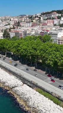 Napoli Skyline Campania İtalya 'da Napoli' de. Şehir manzarası manzarası. Şehir merkezinde. Napoli Skyline Campania İtalya 'da. Napoli Körfezi Skyline. Güzel sahil şeridi. İtalya Manzarası.