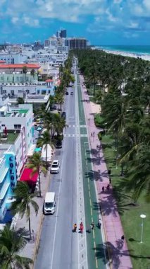 Miami Beach Florida 'da. Miami Beach Birleşik Devletleri. Florida Eyaletindeki Miami Beach sahil manzarası. Seyahat güzergahı. Tropik seyahat.