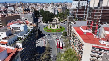 Valencia Valence Community İspanya Deniz Kapısı. Yukarıdan canlı bir şehrin telaş ve koşuşturmasını yakalamak. Şehir merkezindeki iş dünyası. İş geçmişleri ünlüdür. Valencia Valence Topluluğu.