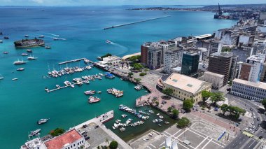 Salvador Skyline, Bahia Brezilya Salvador 'da. Şehir Plajı. Bay Water Sahnesi. Şehir merkezinde. Bahia Brezilya 'da Salvador Skyline. Huzurlu Manzara.