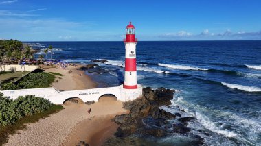Salvador Skyline, Bahia Brezilya, Salvador 'da. Plaj manzarası. Itapua Deniz Feneri. Tropik Skyline. Bahia Brezilya 'da Salvador Skyline. Doğa Manzarası. Paradisiac Deniz Burnu. Brezilya Kuzeydoğu.