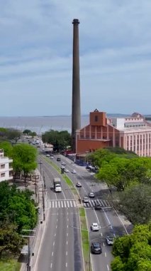 Rio Grande Do Sul Brezilya 'daki Porto Alegre' deki Gasometro tesisi. Landmark Binası. Şehir manzarası manzarası. Güzel Fabrika. Rio Grande Do Sul Brezilya 'daki Porto Alegre' deki Gasometro Fabrikası.