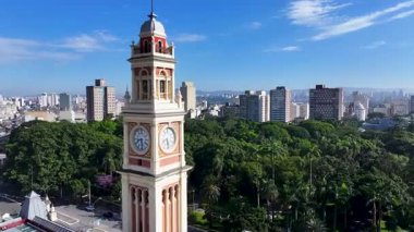 Brezilya 'daki Sao Paulo Ortaçağ Tren İstasyonu. Ortaçağ Binası. Şehir merkezinde. Kültür Mirası. Brezilya 'daki Sao Paulo Ortaçağ Tren İstasyonu. Şehrin Merkez Tren İstasyonu.