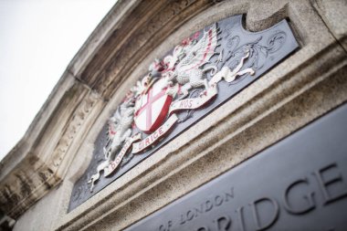 Kahverengi Blackfriars Köprüsü Plaketi Londra Arma Şehri